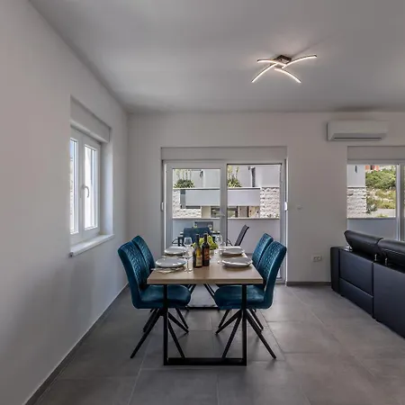 Apartment Carpe Diem Rogoznica Zecevo